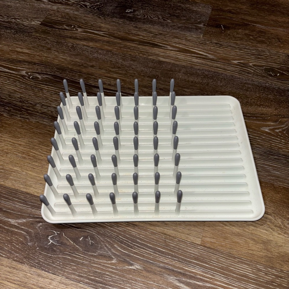 White and Gray Bottle Drying Rack